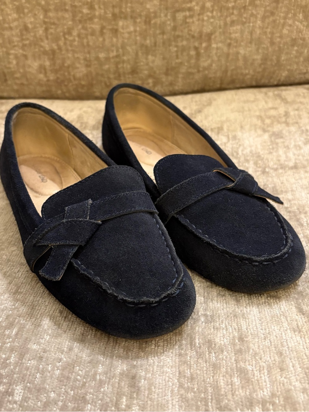 Land’s End Classic Women’s Navy Blue Suede Loafers  
0618